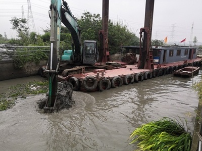 嘉兴石化生产用水取水口河道清淤